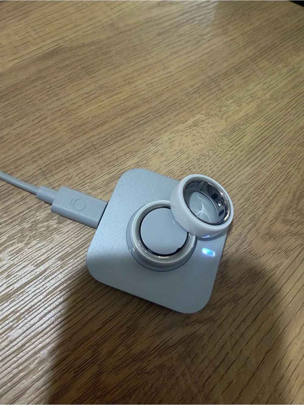 Oura white ceramic
